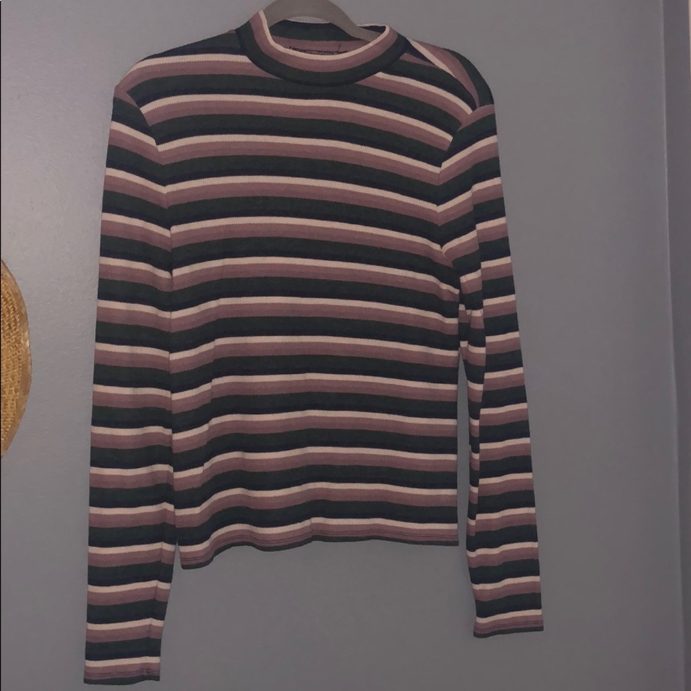 American Eagle turtle neck